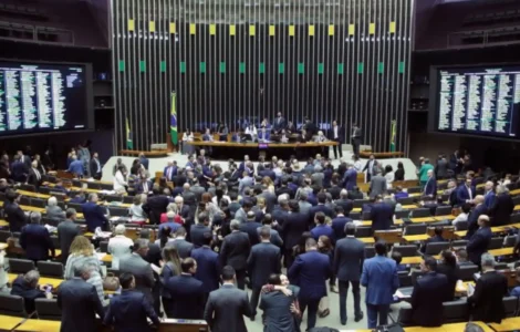 qual é a função de um deputado federal, o que faz um deputado federal, o trabalho de um deputado federal em 2026, Quanto ganha um deputado federal, Quantos deputados federais tem o Brasil, Quanto tempo dura o mandato de deputado federal, Como o deputado federal é eleito, Tem 2º turno para deputado federal